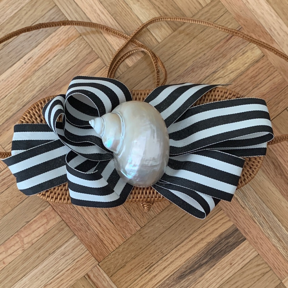 RETAIL $195 Basket Purse Natural Root Hand-Woven Custom Shell & Bow Accent - Picture 12 of 15